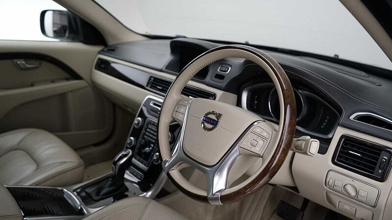 Volvo XC70 D5 AWD SE Lux (Driver Support, Winter Pack, Premium Sound, Air Suspension)