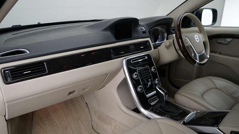 Volvo XC70 D5 AWD SE Lux (Driver Support, Winter Pack, Premium Sound, Air Suspension)