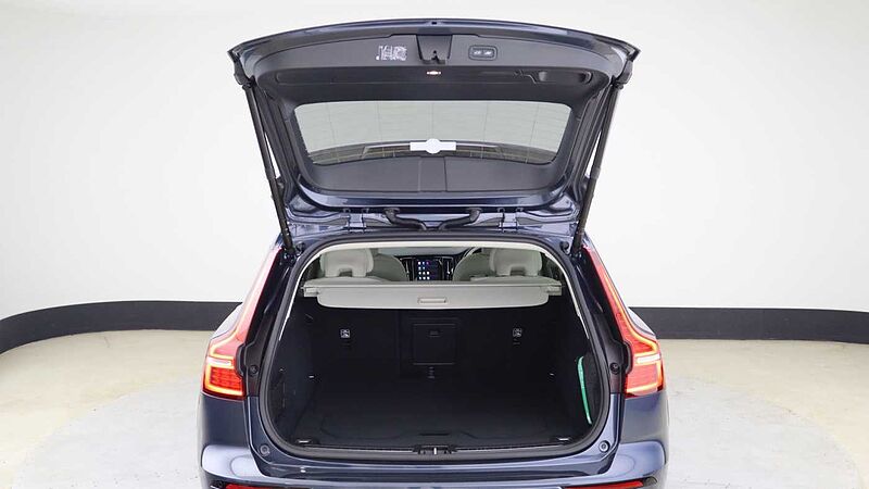 Volvo V60 T8 AWD PHEV Ultra Dark (Blond, Sunroof, Harman Kardon, 360 Camera)