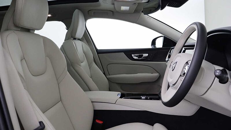 Volvo V60 T8 AWD PHEV Ultra Dark (Blond, Sunroof, Harman Kardon, 360 Camera)