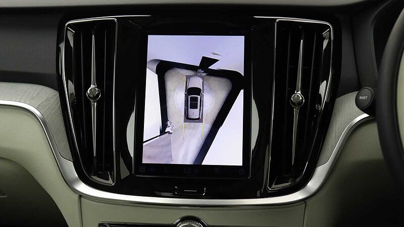 Volvo V60 T8 AWD PHEV Ultra Dark (Blond, Sunroof, Harman Kardon, 360 Camera)
