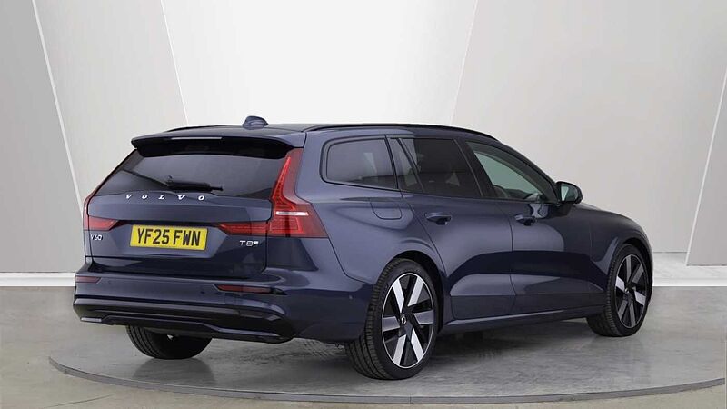 Volvo V60 T8 AWD PHEV Ultra Dark (Blond, Sunroof, Harman Kardon, 360 Camera)