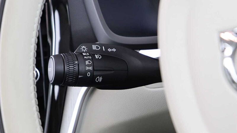 Volvo V60 T8 AWD PHEV Ultra Dark (Blond, Sunroof, Harman Kardon, 360 Camera)