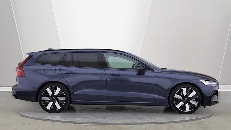 Volvo V60 T8 AWD PHEV Ultra Dark (Blond, Sunroof, Harman Kardon, 360 Camera)