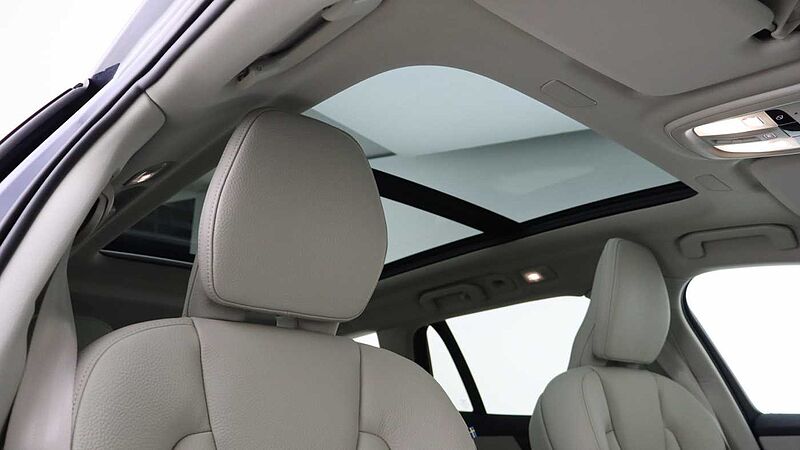 Volvo V60 T8 AWD PHEV Ultra Dark (Blond, Sunroof, Harman Kardon, 360 Camera)