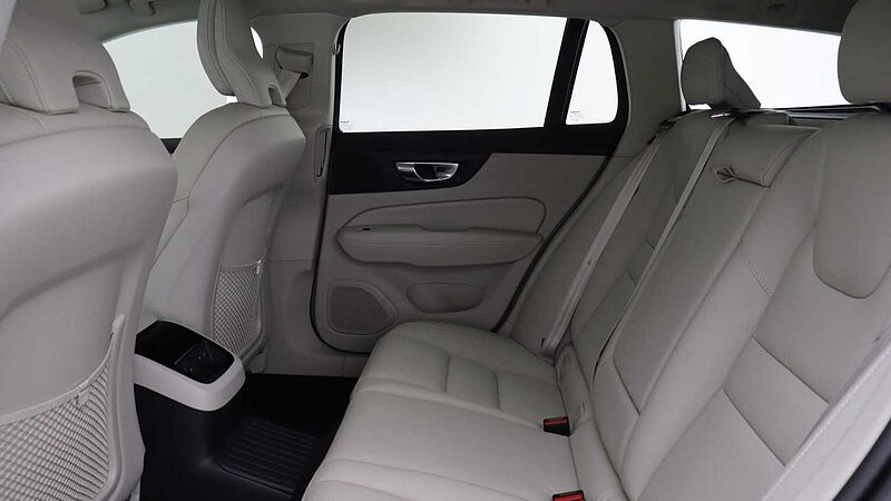 Volvo V60 T8 AWD PHEV Ultra Dark (Blond, Sunroof, Harman Kardon, 360 Camera)