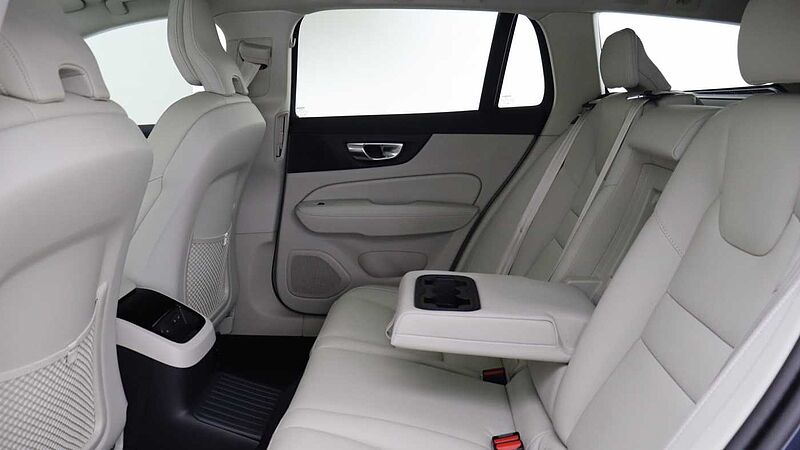 Volvo V60 T8 AWD PHEV Ultra Dark (Blond, Sunroof, Harman Kardon, 360 Camera)