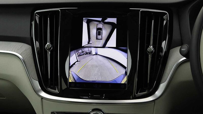 Volvo V60 T8 AWD PHEV Ultra Dark (Blond, Sunroof, Harman Kardon, 360 Camera)