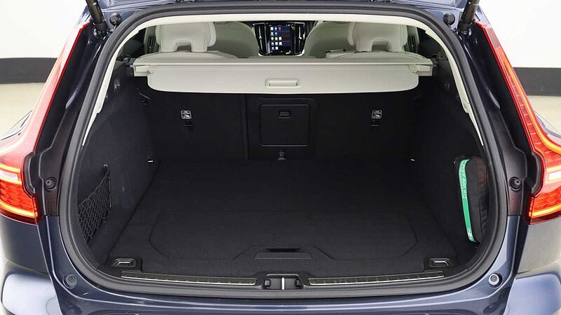 Volvo V60 T8 AWD PHEV Ultra Dark (Blond, Sunroof, Harman Kardon, 360 Camera)