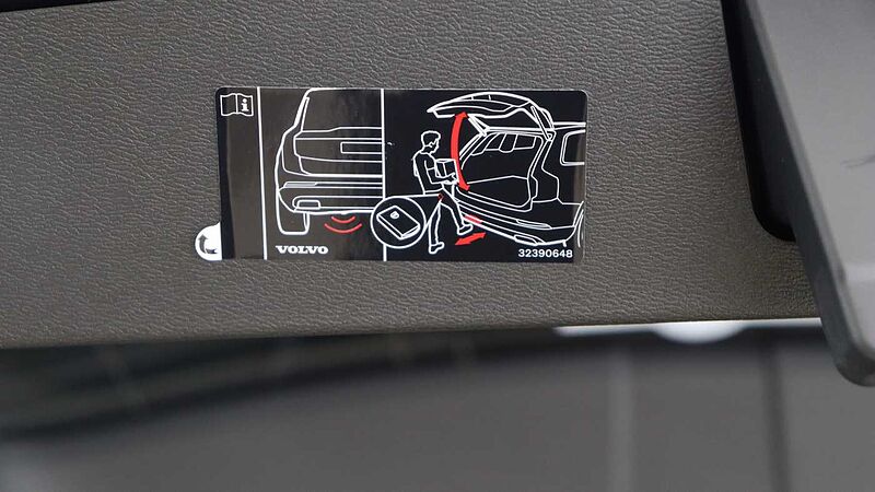 Volvo V60 T8 AWD PHEV Ultra Dark (Blond, Sunroof, Harman Kardon, 360 Camera)