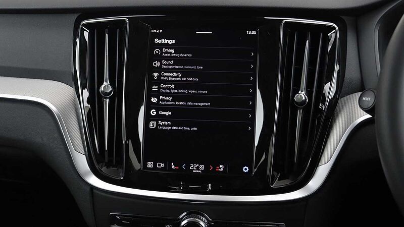 Volvo V60 T8 AWD PHEV Ultra Dark (Sunroof, Upgraded Alloys, Pilot Assist)