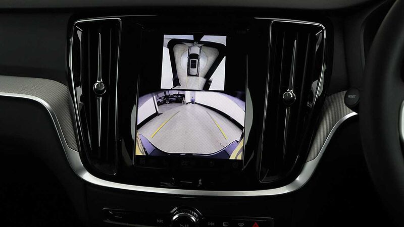 Volvo V60 T8 AWD PHEV Ultra Dark (Sunroof, Upgraded Alloys, Pilot Assist)