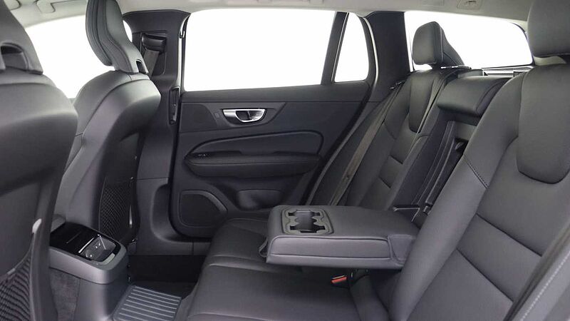 Volvo V60 T8 AWD PHEV Ultra Dark (Sunroof, Upgraded Alloys, Pilot Assist)