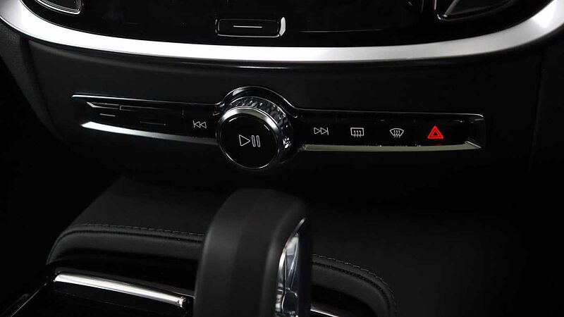 Volvo V60 T8 AWD PHEV Ultra Dark (Sunroof, Upgraded Alloys, Pilot Assist)
