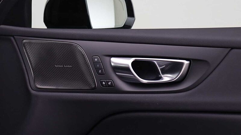 Volvo V60 T8 AWD PHEV Ultra Dark (Sunroof, Upgraded Alloys, Pilot Assist)