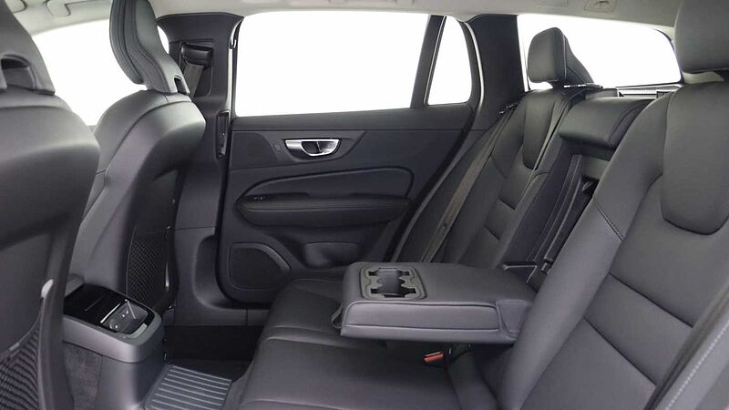 Volvo V60 T8 AWD PHEV Ultra Dark (Sunroof, Upgraded Alloys, Pilot Assist)