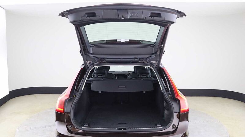 Volvo V90 Cross Country D5 AWD (Xenium Pack, Sunroof, 360 Camera, Park Assist Pilot)