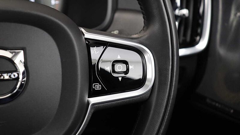 Volvo V90 Cross Country D5 AWD (Xenium Pack, Sunroof, 360 Camera, Park Assist Pilot)