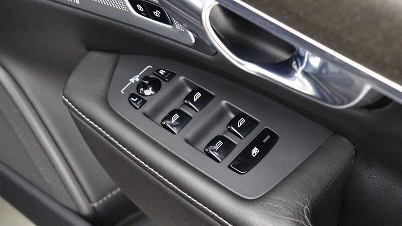 Volvo V90 Cross Country D5 AWD (Xenium Pack, Sunroof, 360 Camera, Park Assist Pilot)