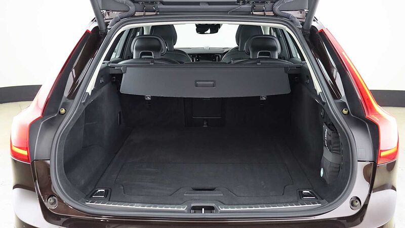Volvo V90 Cross Country D5 AWD (Xenium Pack, Sunroof, 360 Camera, Park Assist Pilot)