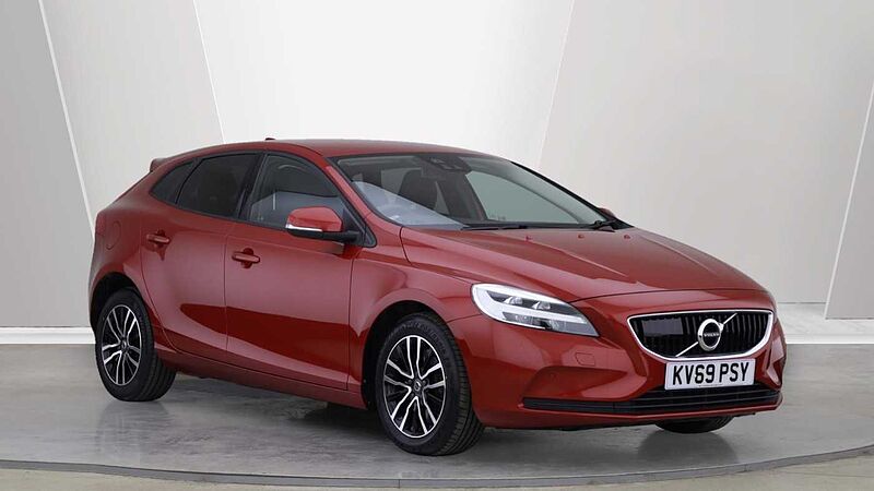 Volvo V40 D2 Momentum Auto (Winter Pack, Intellisafe Pro Pack, Park Camera)