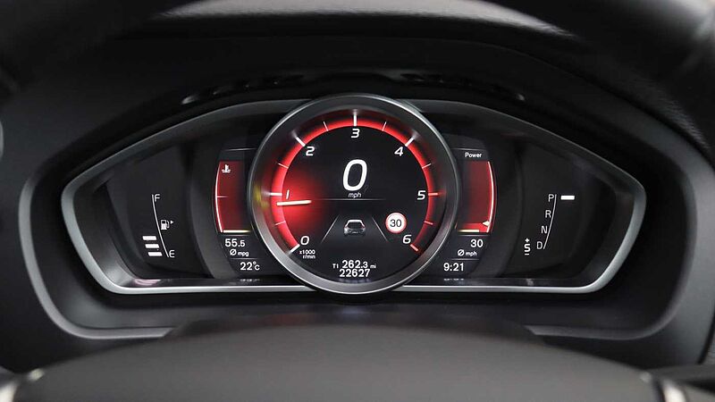 Volvo V40 D2 Momentum Auto (Winter Pack, Intellisafe Pro Pack, Park Camera)