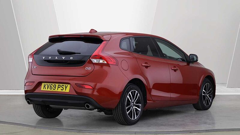 Volvo V40 D2 Momentum Auto (Winter Pack, Intellisafe Pro Pack, Park Camera)