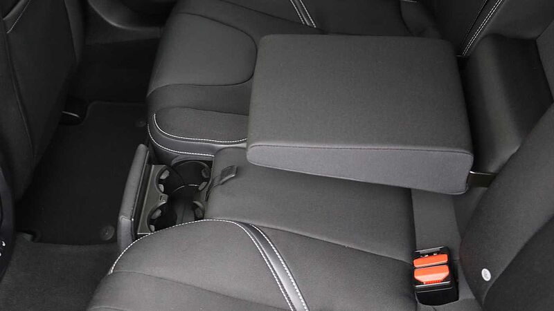 Volvo V40 D2 Momentum Auto (Winter Pack, Intellisafe Pro Pack, Park Camera)