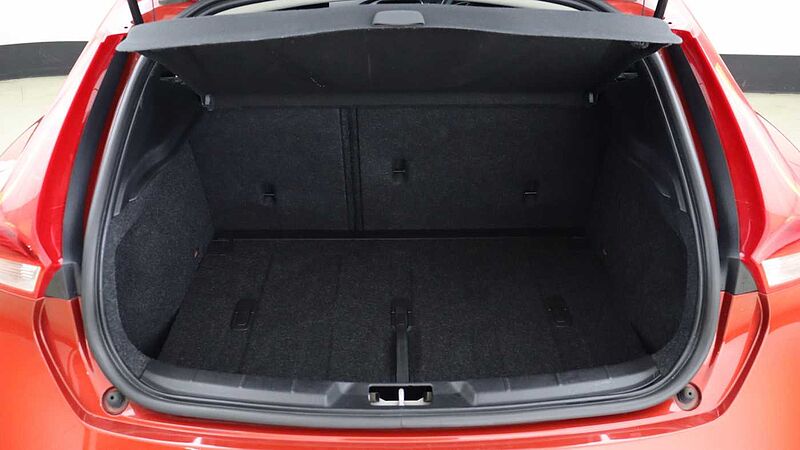 Volvo V40 D2 Momentum Auto (Winter Pack, Intellisafe Pro Pack, Park Camera)
