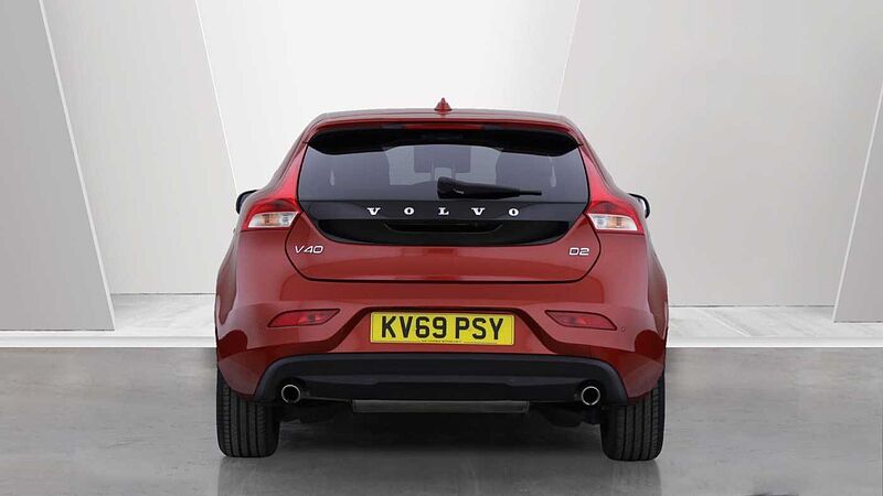 Volvo V40 D2 Momentum Auto (Winter Pack, Intellisafe Pro Pack, Park Camera)