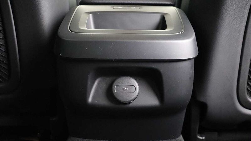 Volvo V60 B5 (P) AWD Pro (Driver Assist pack, Climate Pack, Tinted Windows)