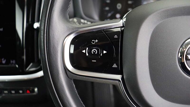 Volvo V60 B5 (P) AWD Pro (Driver Assist pack, Climate Pack, Tinted Windows)