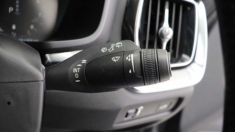 Volvo V60 B5 (P) AWD Pro (Driver Assist pack, Climate Pack, Tinted Windows)