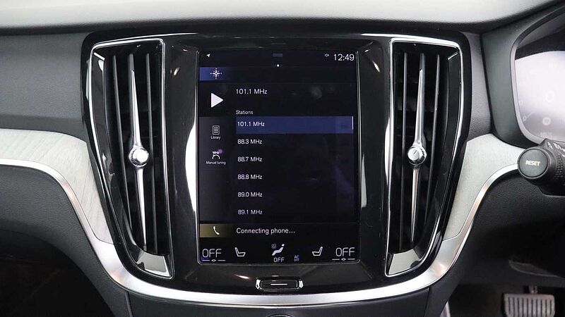 Volvo V60 B5 (P) AWD Pro (Driver Assist pack, Climate Pack, Tinted Windows)