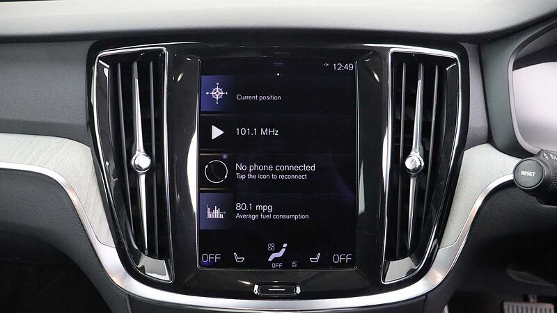 Volvo V60 B5 (P) AWD Pro (Driver Assist pack, Climate Pack, Tinted Windows)