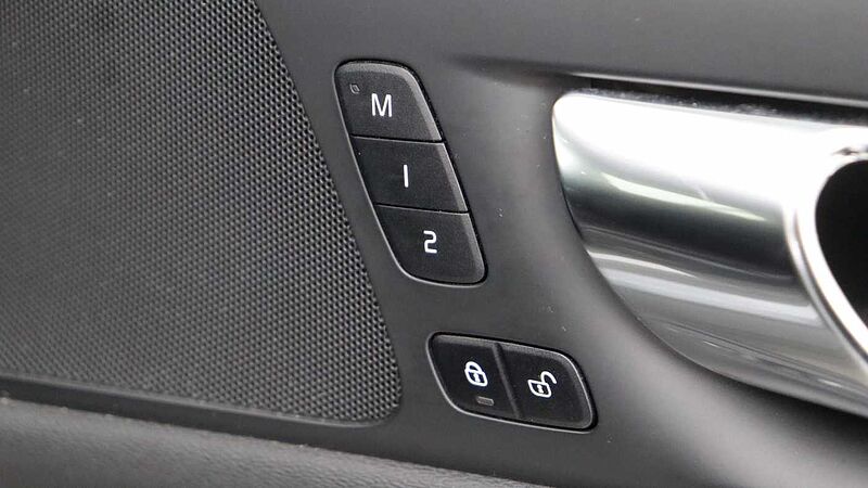 Volvo V60 B5 (P) AWD Pro (Driver Assist pack, Climate Pack, Tinted Windows)