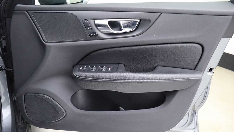 Volvo V60 B5 (P) AWD Pro (Driver Assist pack, Climate Pack, Tinted Windows)