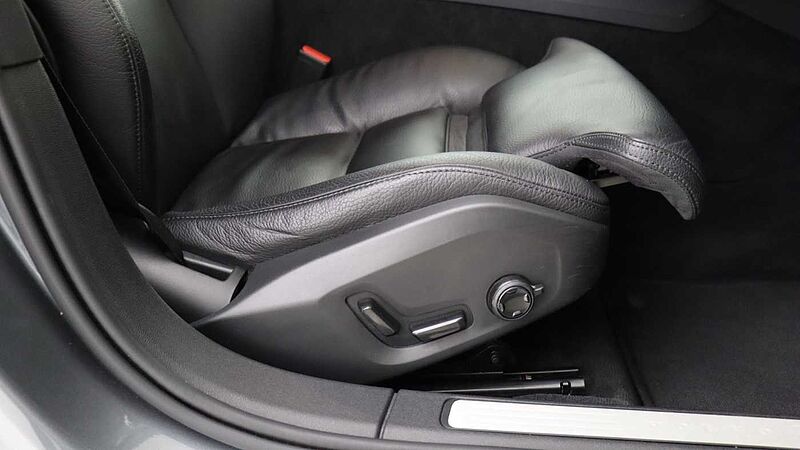 Volvo V60 B5 (P) AWD Pro (Driver Assist pack, Climate Pack, Tinted Windows)
