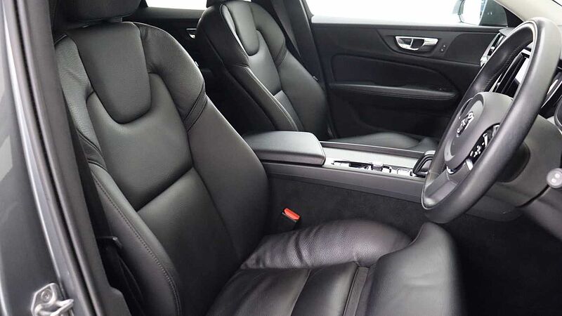 Volvo V60 B5 (P) AWD Pro (Driver Assist pack, Climate Pack, Tinted Windows)