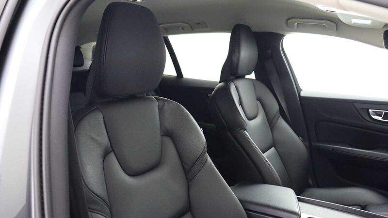 Volvo V60 B5 (P) AWD Pro (Driver Assist pack, Climate Pack, Tinted Windows)