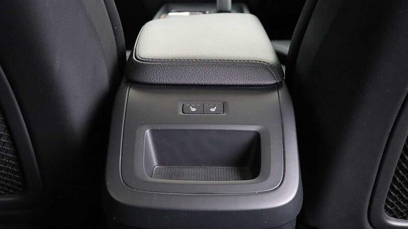 Volvo V60 B5 (P) AWD Pro (Driver Assist pack, Climate Pack, Tinted Windows)