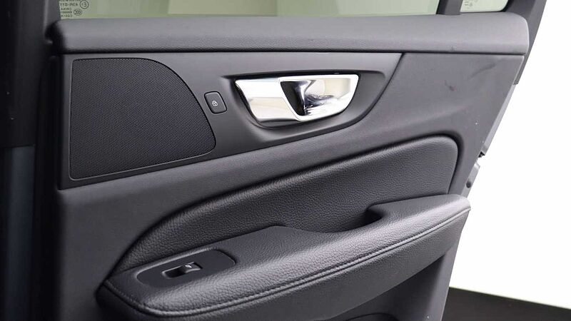 Volvo V60 B5 (P) AWD Pro (Driver Assist pack, Climate Pack, Tinted Windows)