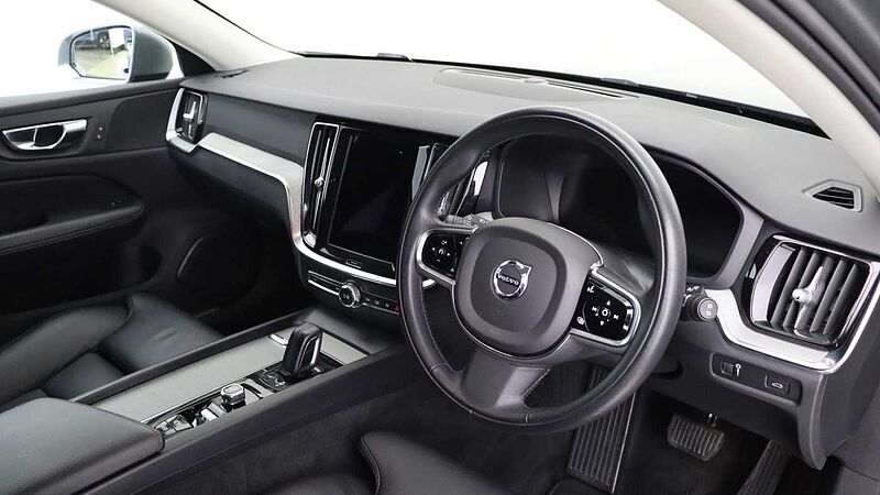 Volvo V60 B5 (P) AWD Pro (Driver Assist pack, Climate Pack, Tinted Windows)