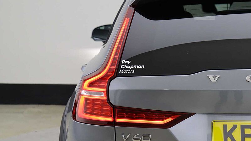 Volvo V60 B5 (P) AWD Pro (Driver Assist pack, Climate Pack, Tinted Windows)