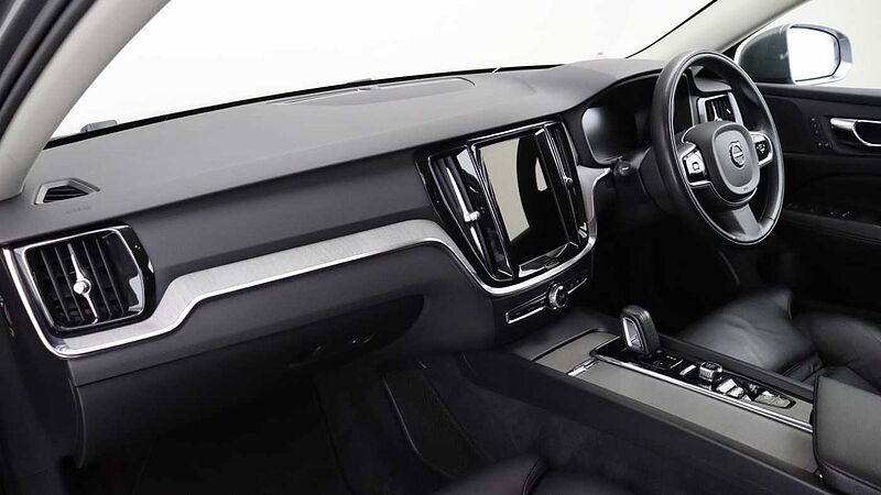 Volvo V60 B5 (P) AWD Pro (Driver Assist pack, Climate Pack, Tinted Windows)