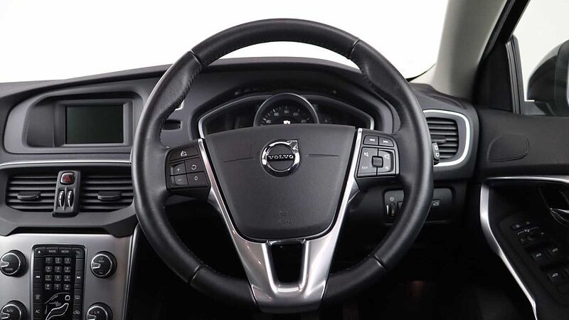 Volvo V40 Cross Country D2 Manual (Winter Pack, Heated Seats, City Safety, Bluetooth, )
