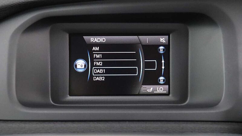 Volvo V40 Cross Country D2 Manual (Winter Pack, Heated Seats, City Safety, Bluetooth, )