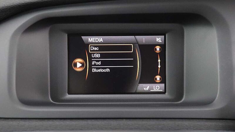 Volvo V40 Cross Country D2 Manual (Winter Pack, Heated Seats, City Safety, Bluetooth, )