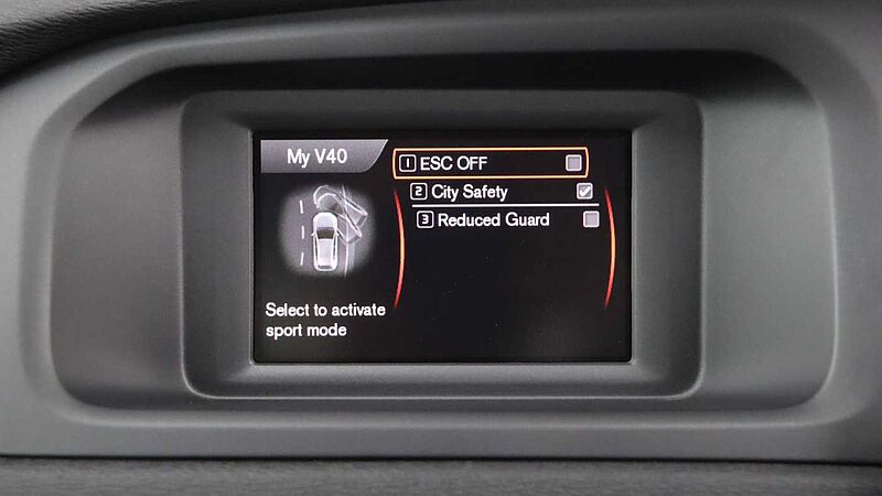 Volvo V40 Cross Country D2 Manual (Winter Pack, Heated Seats, City Safety, Bluetooth, )