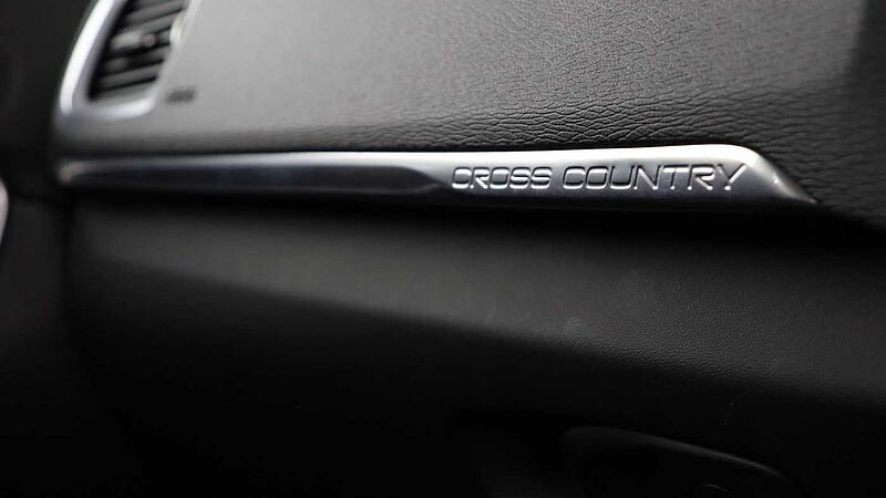 Volvo V40 Cross Country D2 Manual (Winter Pack, Heated Seats, City Safety, Bluetooth, )